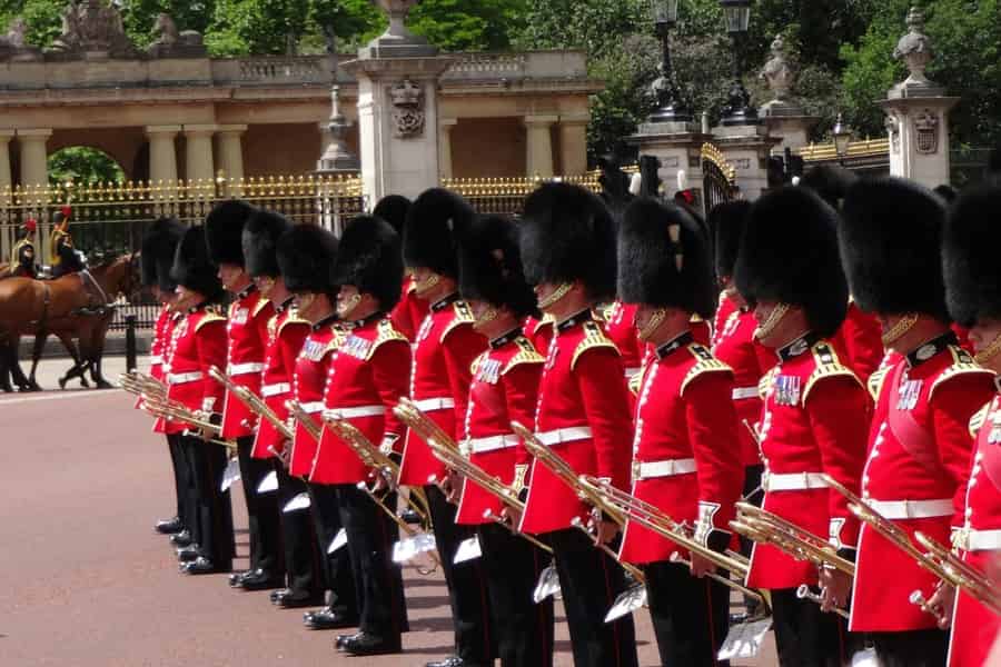 London: Tour zur Wachablösung und zum Buckingham Palace. Foto: GetYourGuide London: Tour zur Wachablösung und zum Buckingham Palace. Foto: GetYourGuide