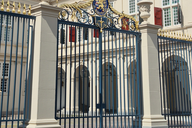 The Hague Private Walking Tour: Politics & Royal Heritage