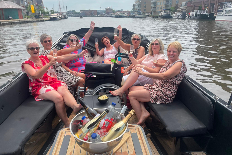 Sneek: Guided Sloop Cruise with Welcome Drink