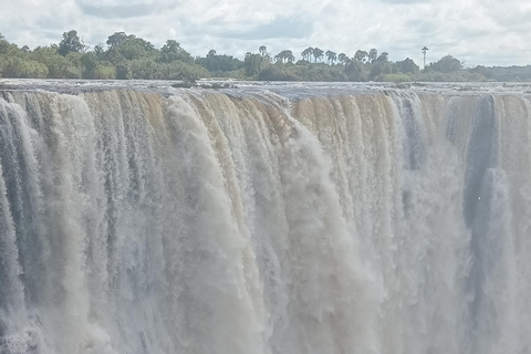 Zimbabwe & Zambia Falls Tour + Boiling Pot Hike