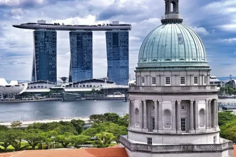 Iconic Singapore Morning Tour: Gardens, Marina Bay & Sentosa