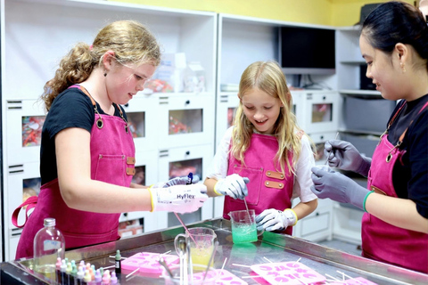 Hoi An: Sweet Candy & Scented Candle Making Experience