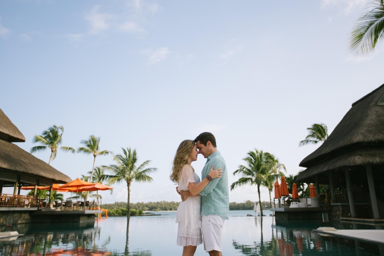 Grand Bay: Honeymoon/Lovers Sunset Tour mit romantischem DinnerGrand Bay: Honeymoon/Lovers Sunset Cruise wz Romantic Dinner