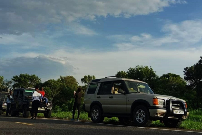 WILD MAVERICK -UGANDA LAND ROVER ESCAPADAS | over-lander