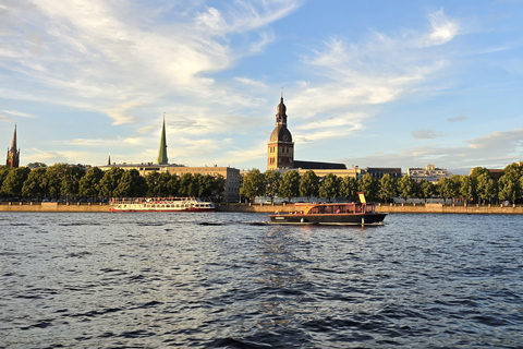 Riga: passeio de barco VIP particular &#039;&#039;Através de 19 pontes&#039;&#039;1 hora