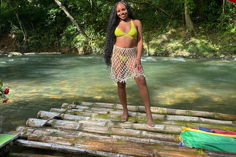 Rafting en bambú con masaje de pies de piedra caliza en Montego Bay