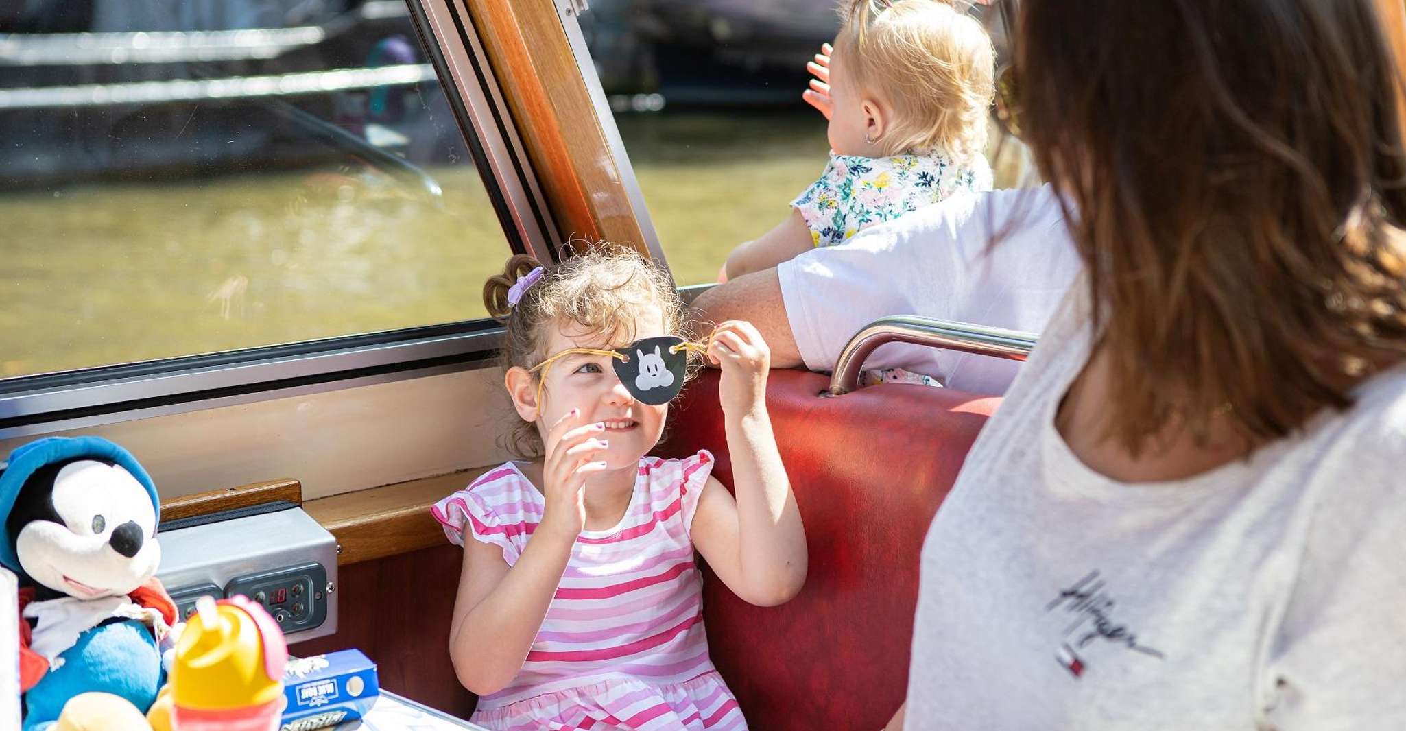 Amsterdam: 75 Minute City Canal Cruise with Audio Guide photo 6