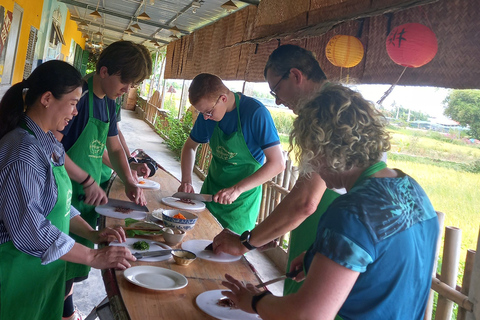 Hue : Visite du pont Thanh Toan en moto avec cours de cuisine