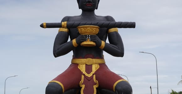 From Siem Reap to Battambang & Killing Cave 1 day trip