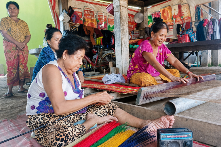 Phnom Penh: Silk Island & Countryside by Tuk Tuk with Snack