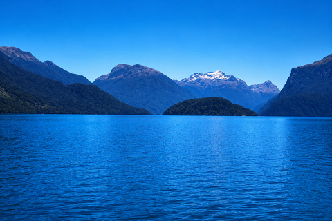 Queenstown: Milford Sound Cruise Day Tour with Lake Te Anau