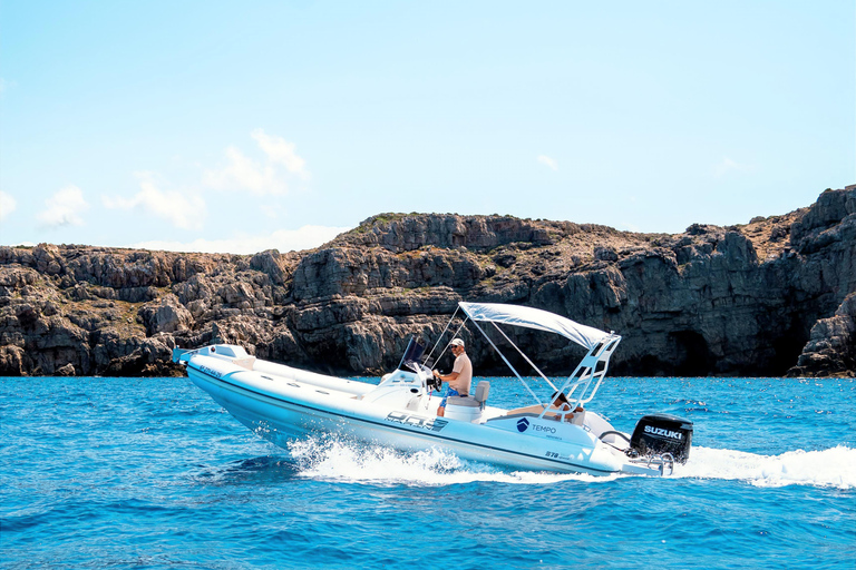 Experience the best sunset on a boat from Fornells Experience the best sunset by boat from Fornells