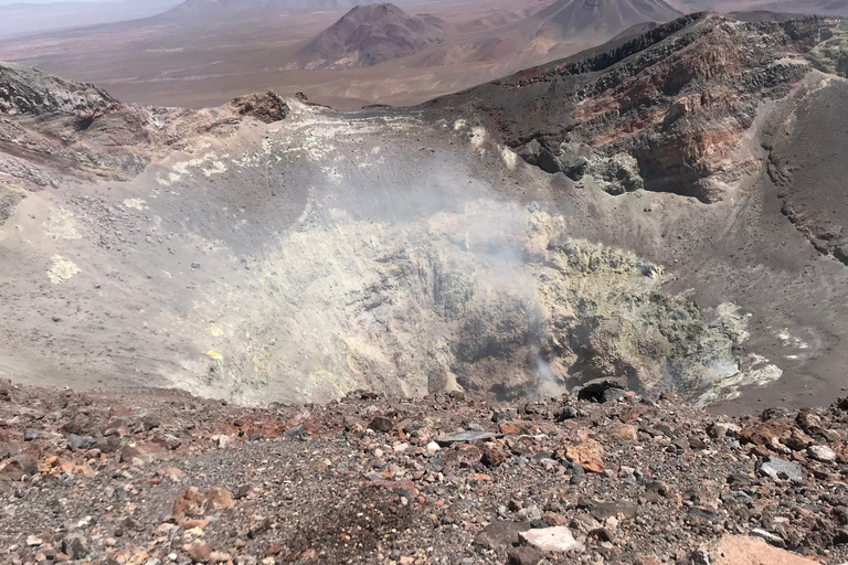Full-Day Volcán Lascar Climb from San Pedro de Atacama