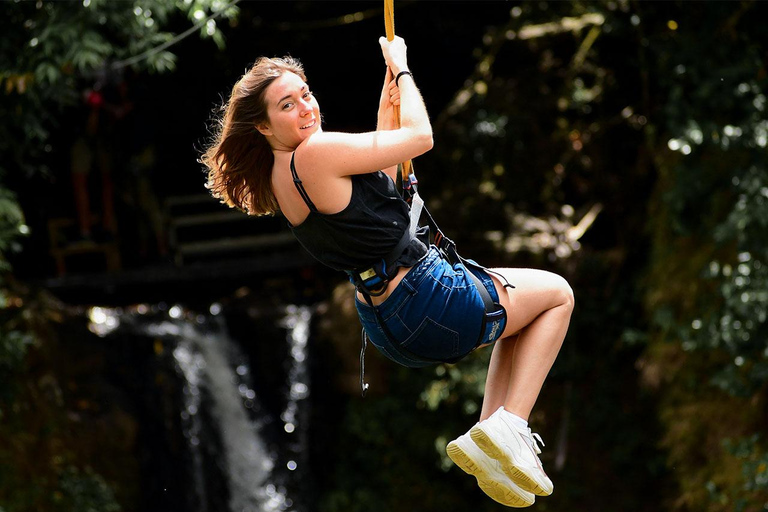 Mauritius: La Vallée des Couleurs, Zipline przy wodospadzie