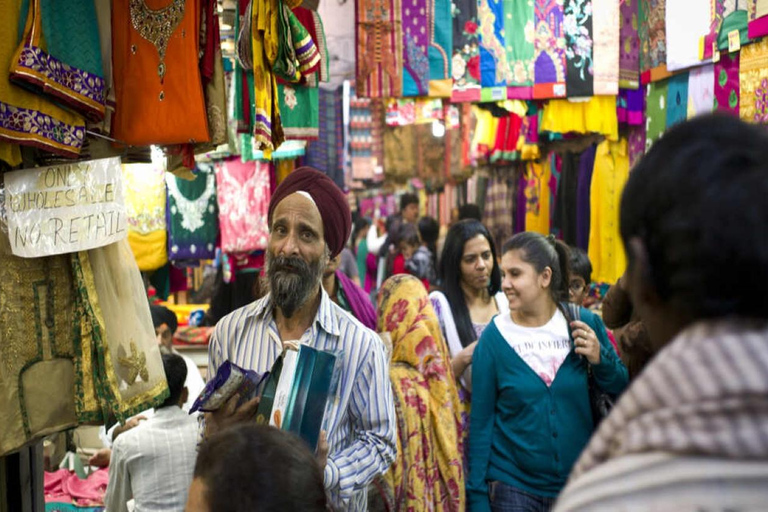 Delhi: Stare i Nowe Delhi - całodniowa lub półdniowa wycieczka z przewodnikiemPrywatna całodniowa wycieczka po Starych i Nowych Delhi z przewodnikiem