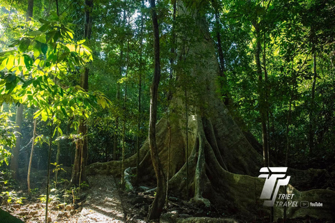 Excursión privada de 2 días al Parque Nacional de Cat Tien con guía femeninaComida y hotel excluidos