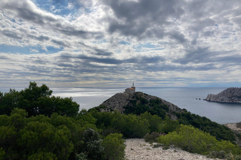 Calanques Ridge Trek with Panoramic Mediterranean Views