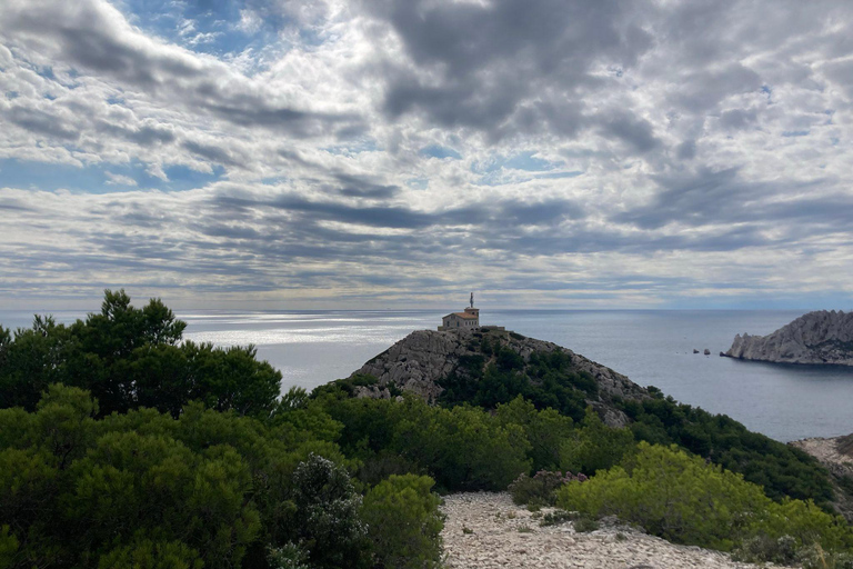 Calanques Ridge Trek with Panoramic Mediterranean Views