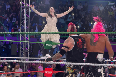 Mexico City:AAA x WWE Lucha Libre Tour with Guide and Ticket Mexico City: Lucha Libre Match with Ice Cream & Guide