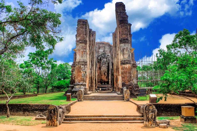 Visit Polonnaruwa ancient city Guided tour From Galle in Unawatuna