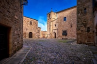 CÁCERES; A JOURNEY THROUGH TIME. - Housity