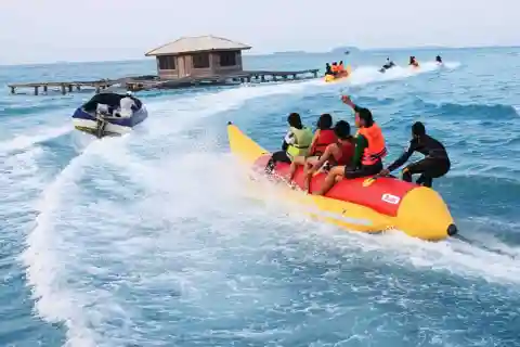 Bali : Full Day Watersport with Tanah Lot Tour