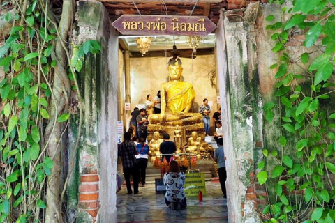 Bangkok: Maeklong Railway and Damnoen Saduak Market Tour Bangkok: Maeklong Railway, Floating Market & Wat Bangkrung