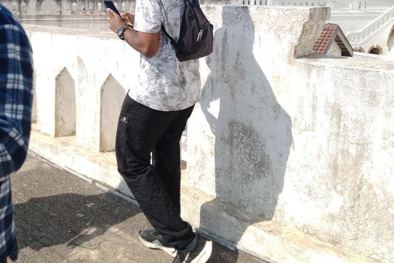 Accra: Cape Coast & Kakum Park Tour by "Trotro" Minibus