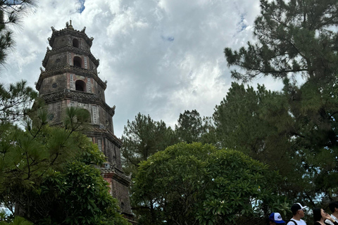 Desde Da Nang: Ciudad imperial de Hue con el paso o los túneles de Hai VanDesde Da Nang: Exploramos Hue Imperial con los túneles de Hai Van