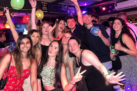 Hong Kong: One Night in Exclusive Rooftops and Secrets Clubs