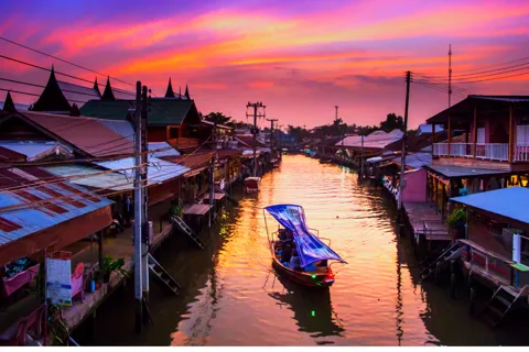 Bangkok: Amphawa Floating & Railway Markets Geführte Tagestour