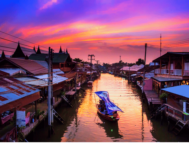 Bangkok: Amphawa Floating & Railway Markets Guided Day Tour