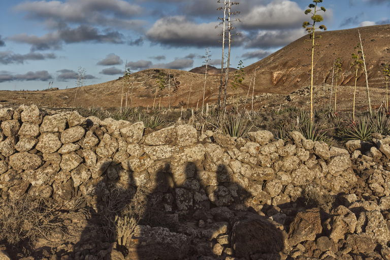 Fuerteventura: Sunset Volcano Walk & Stargazing Tour