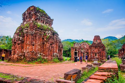 Transfert privé vers les Montagnes de Marbre et l'Île Sainte de Mon FilsPrise en charge à Hoi An