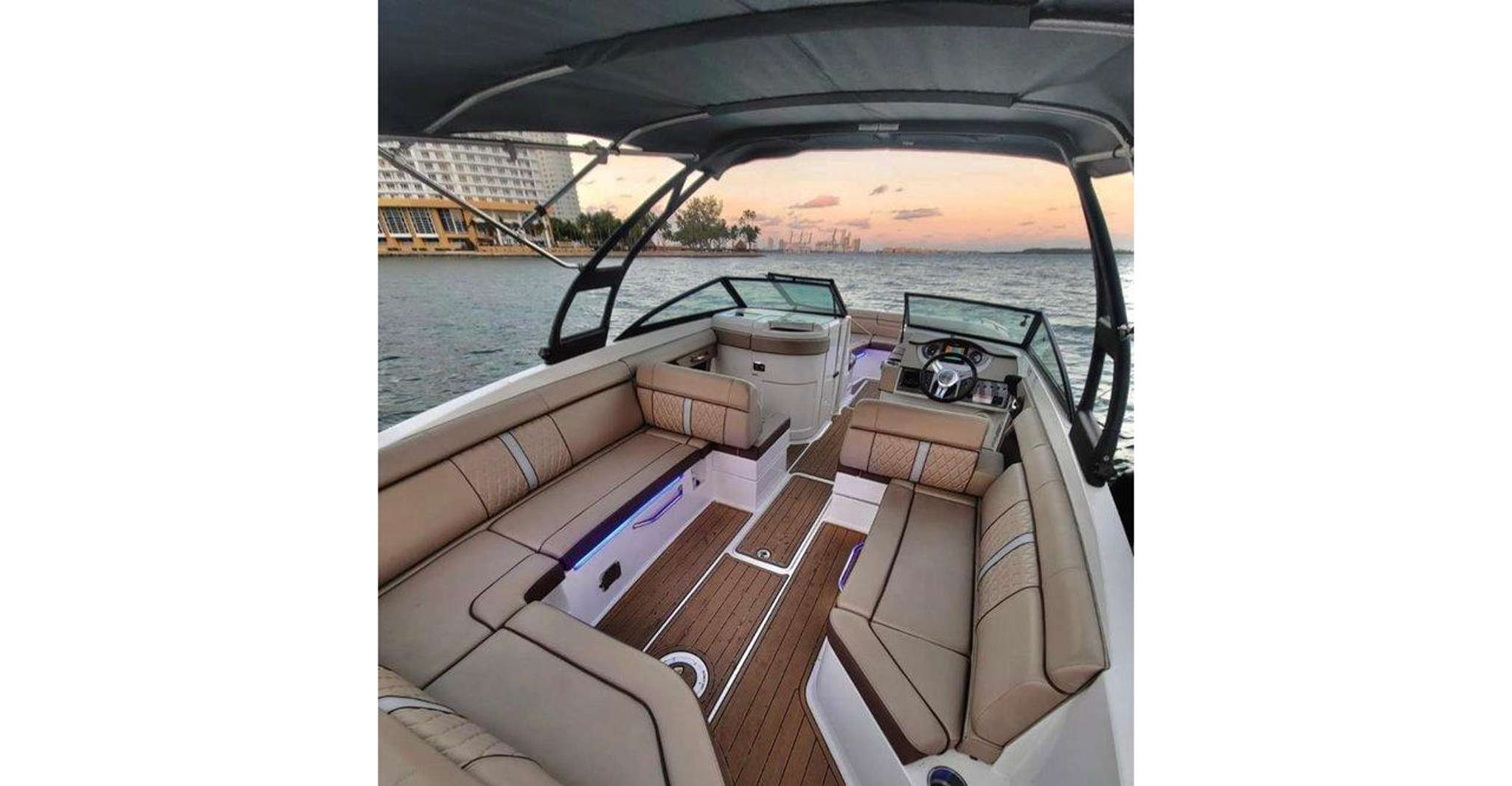 Miami: Guided Boat Tour with Champagne photo 7