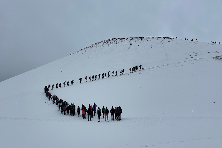 Ätna: Gipfel- und Kraterwanderung mit GuideÄtna: Geführte Gipfel- und Kraterwanderung