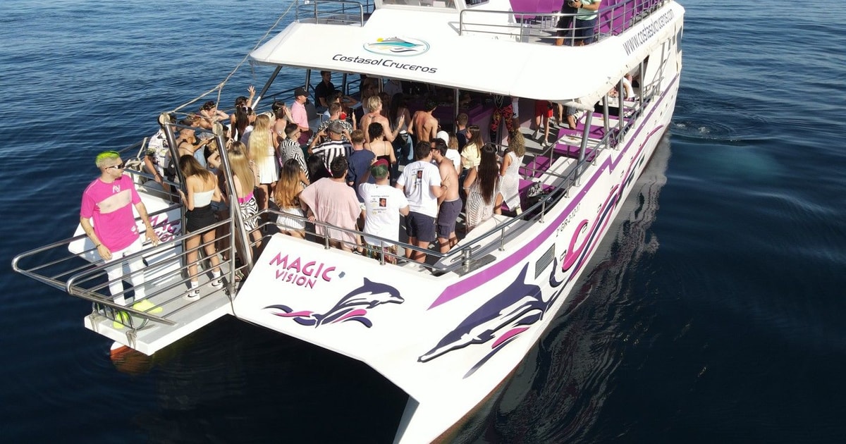 Benalmádena: 80´s boat party | GetYourGuide