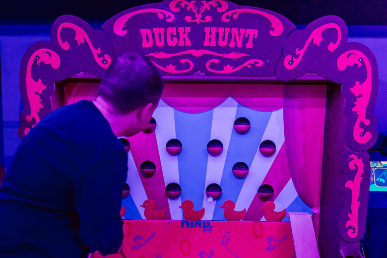 Cologne: Adventure Minigolf – Interactive tour through movie sets!