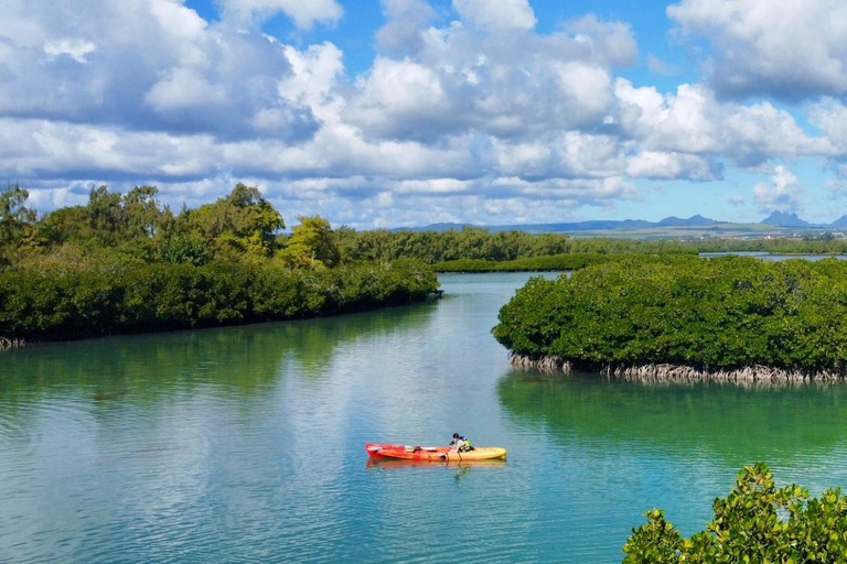 Ile d Ambre Kayakkayak en el Parque Nacional de Ile d Ambre