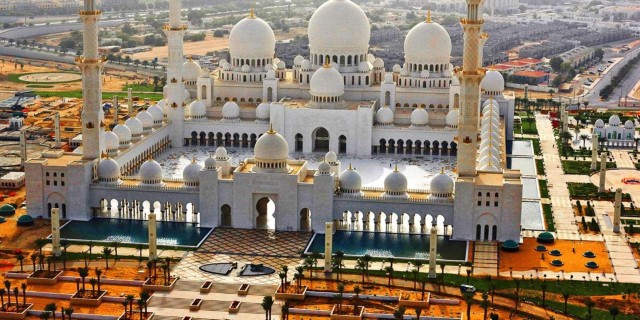 From Dubai : Visit Grand Sheikh Zayed Mosque & Sightseeing