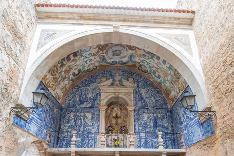 Lissabon: Dinosaurier-Fußabdrücke, Höhlen und Óbidos-TourTour für kleine Gruppen: Dinosaurierfußabdrücke, Höhlen und Óbidos