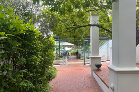 Kapsztad: gepard, spotkanie z żyrafą i wycieczka winiarskaKapsztad: wyprawa z gepardem, spotkanie z żyrafą i wycieczka winiarska