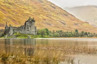 Edinburgh: Westliche Highlands, Kilchurn & Inveraray auf Spanisch