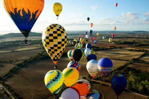 From Prague: Hot Air Balloon Ride with Champagne and Snacks Premium Flight Experience