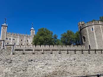 London: Medieval History Walking Tour from The Tower