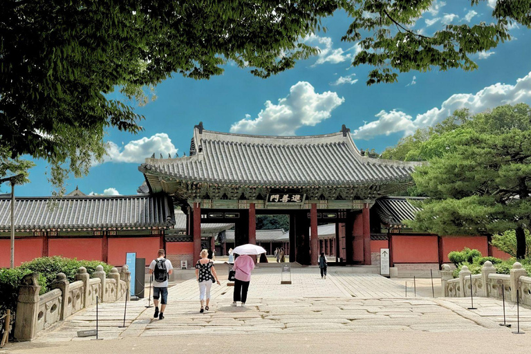 Seoul Old Town: Changdeokgung Palace & Bukchon Hidden Tour