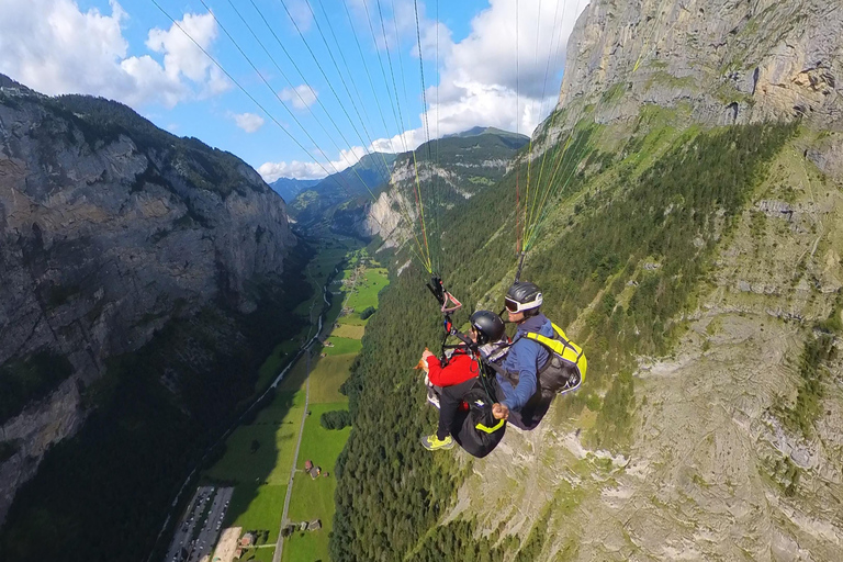 Mürren: Tandemvluchten paraglidingLauterbrunnen-Mürren: Tandemvluchten paragliding