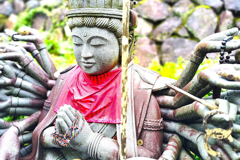Nara: descubra un gigantesco Buda de piedra en las colinas boscosasNara: descubre un gigantesco Buda de piedra en las colinas boscosas