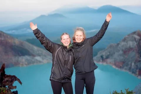 BANYUWANGI/BALI : Experiência de fogo azul na cratera de Ijen