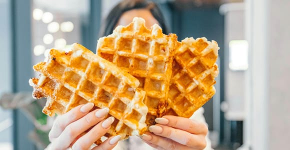 Bruges: Traditional Food Group Walking Tour